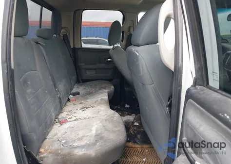 2017 Ram 1500 Slt 4X2 6'4 Box из США, поврежденный, VIN 1C6RR6GT6HS523711